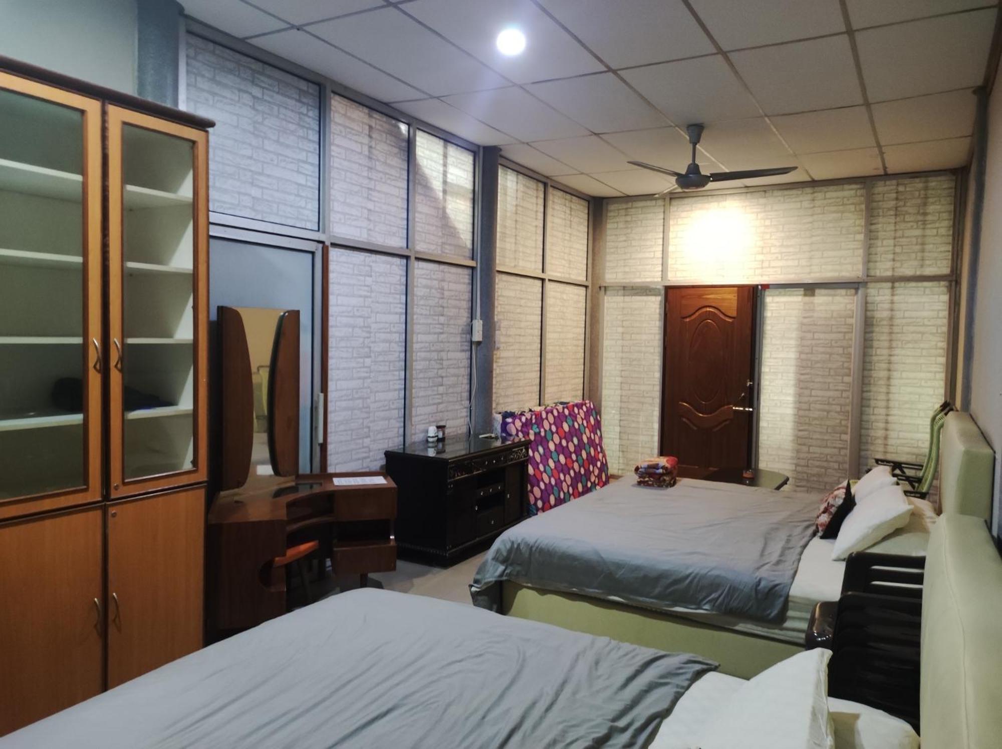 Horizon Inn 甘榜直落尼巴 外观 照片
