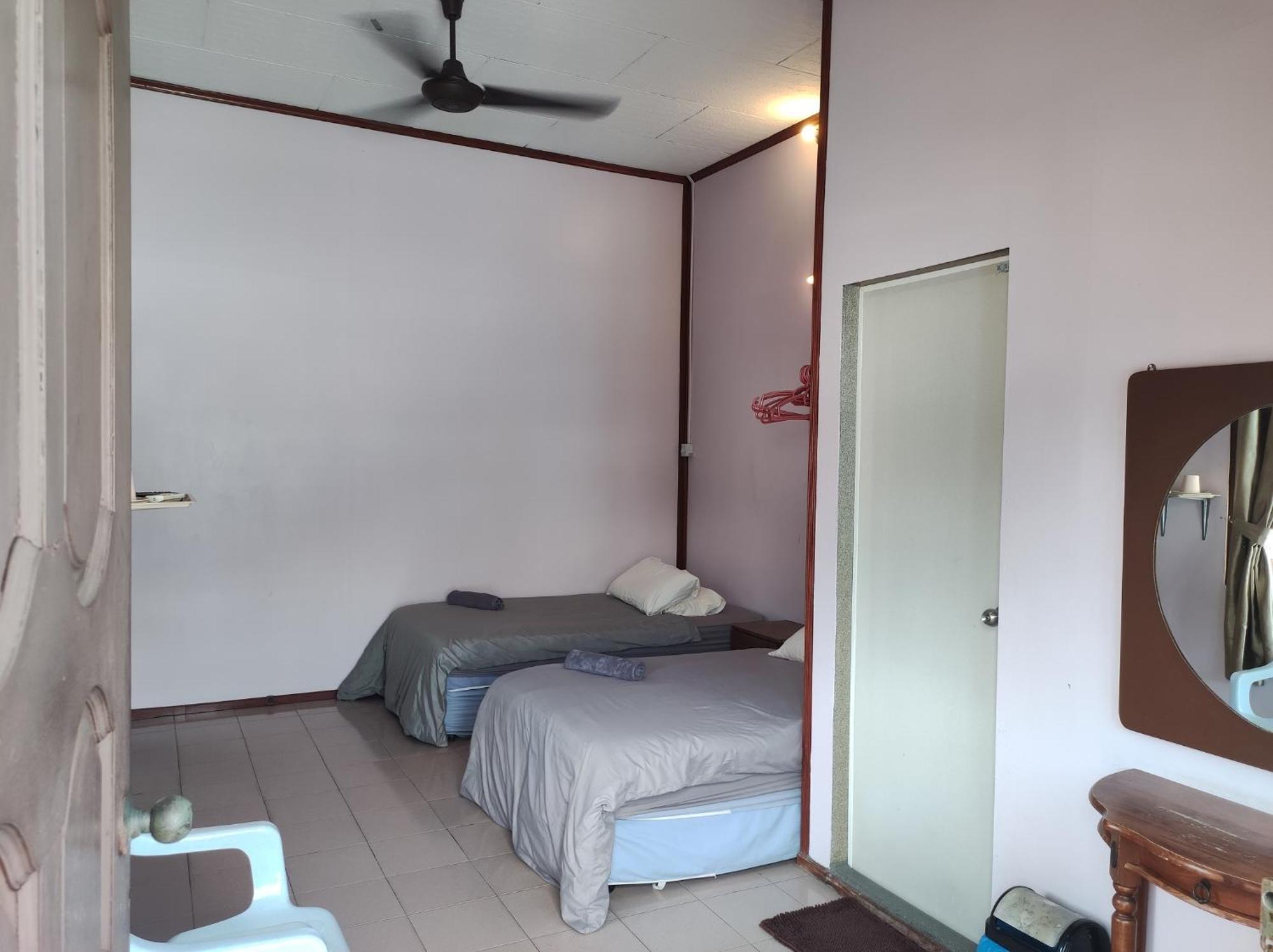 Horizon Inn 甘榜直落尼巴 外观 照片