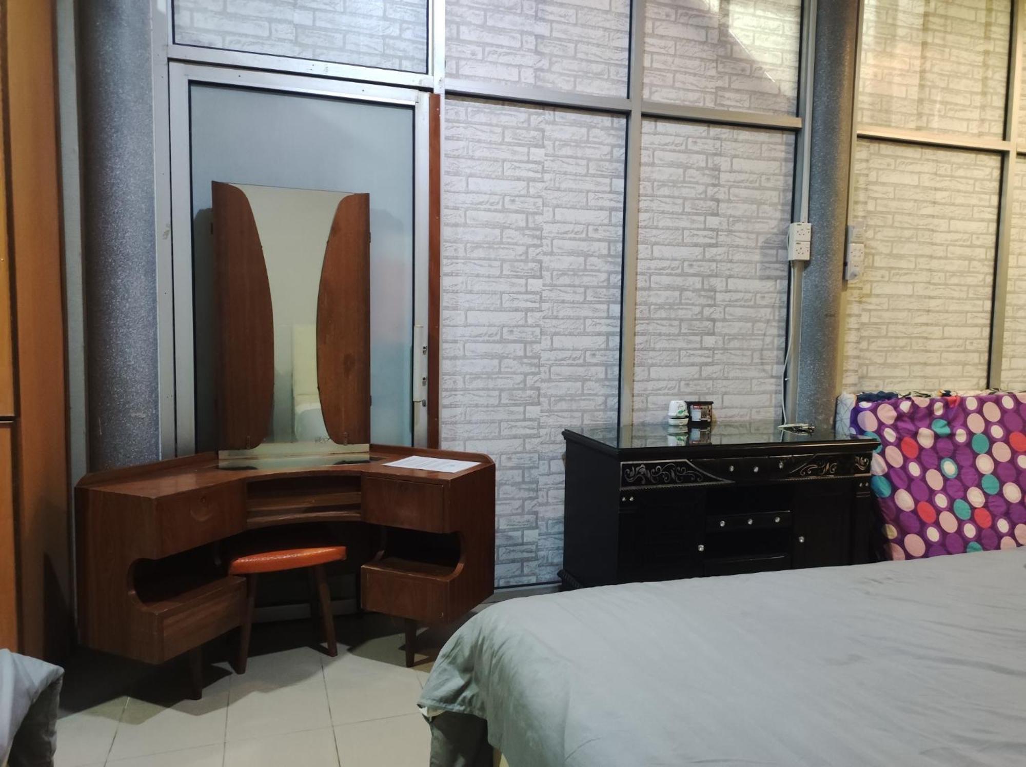 Horizon Inn 甘榜直落尼巴 外观 照片