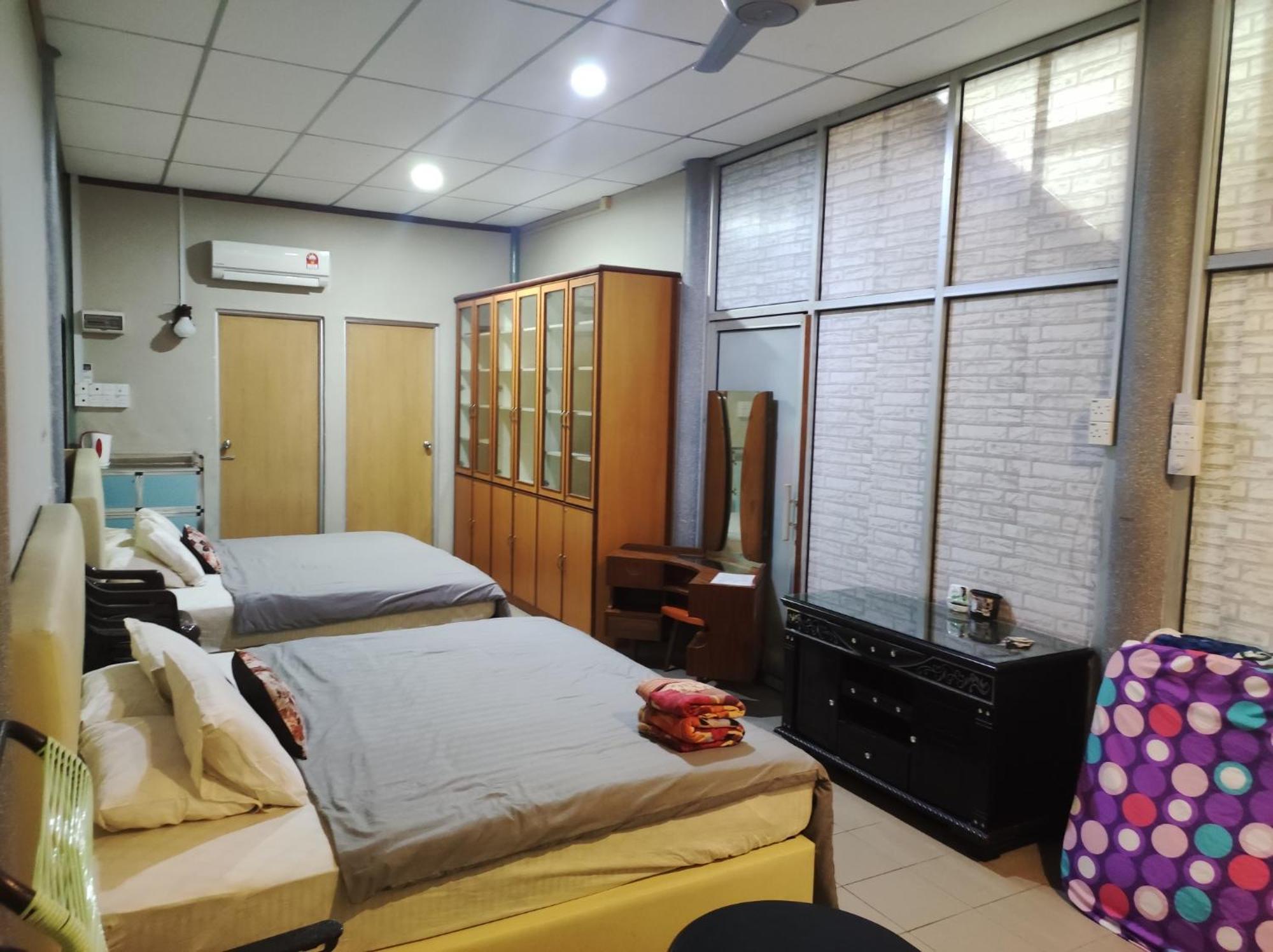 Horizon Inn 甘榜直落尼巴 外观 照片