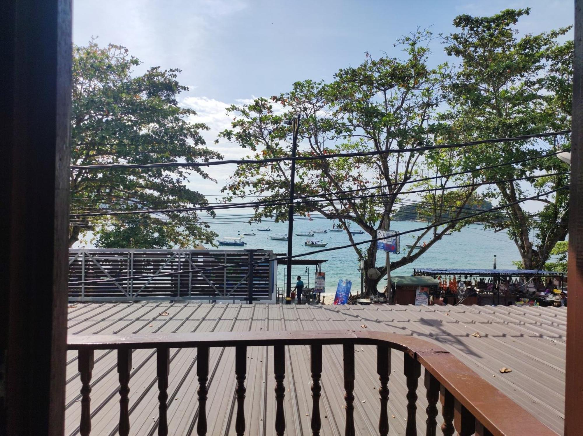 Horizon Inn 甘榜直落尼巴 外观 照片
